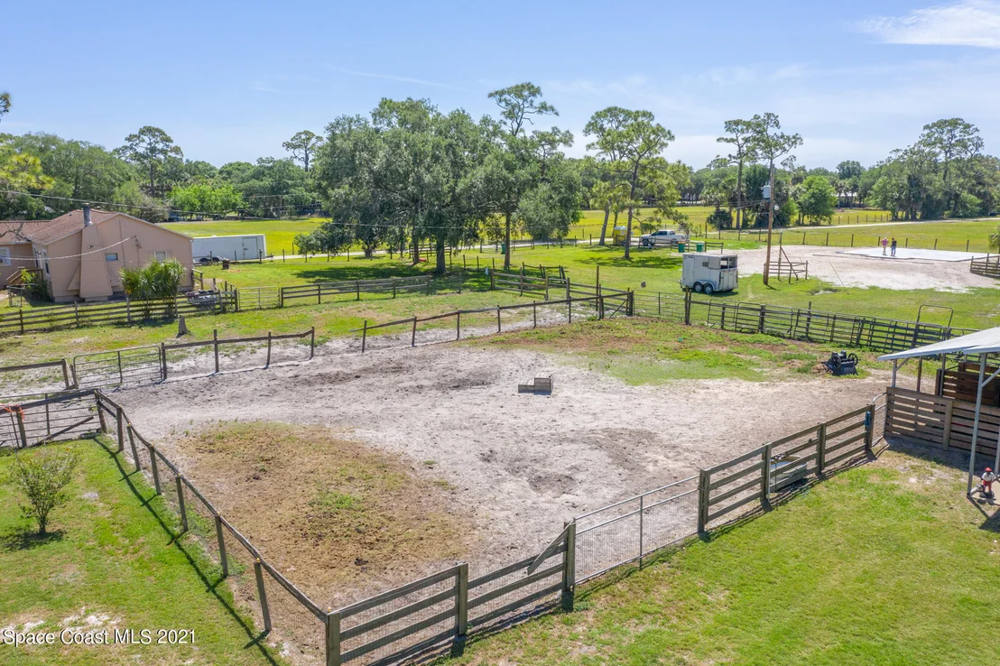 Photo of 3635 Hield Road