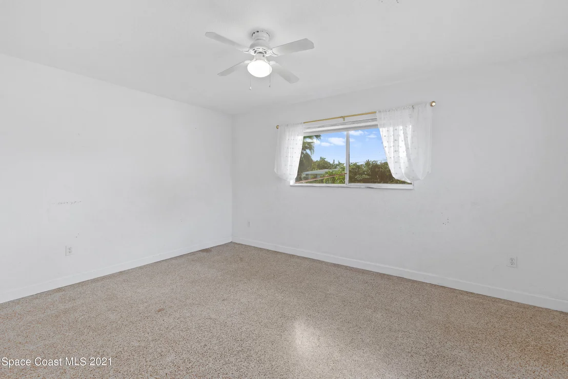Photo of 867 Daytona Drive NE