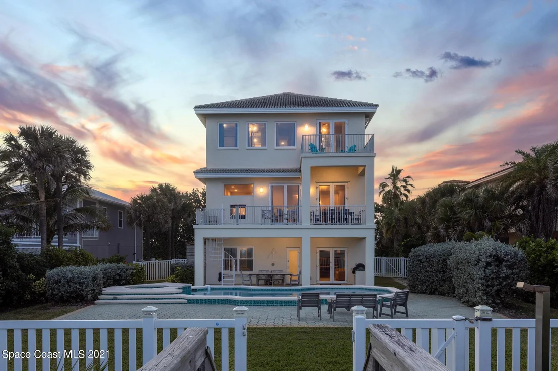 Photo of 735 Beach Street