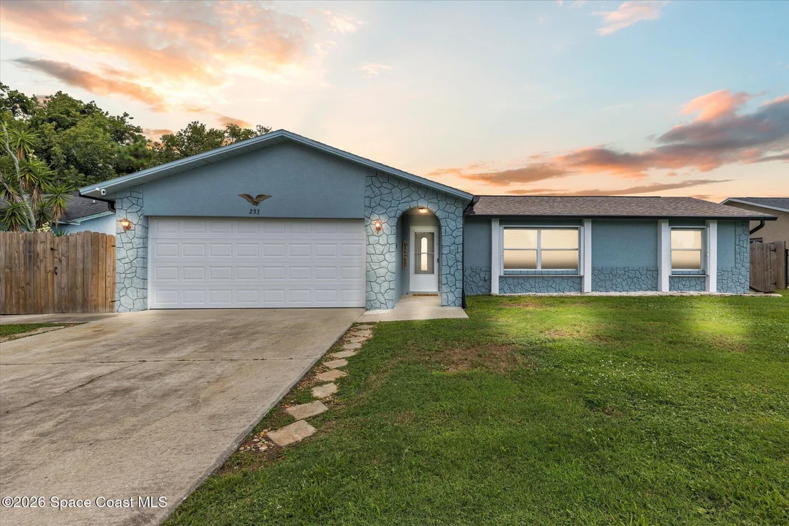 Photo of 233 Cinnamon Lake Circle