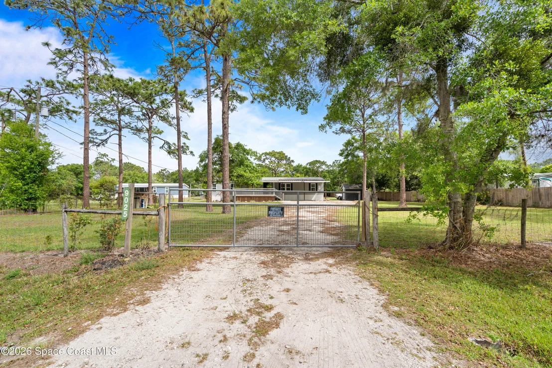 Photo of 9025 Lincoln Road