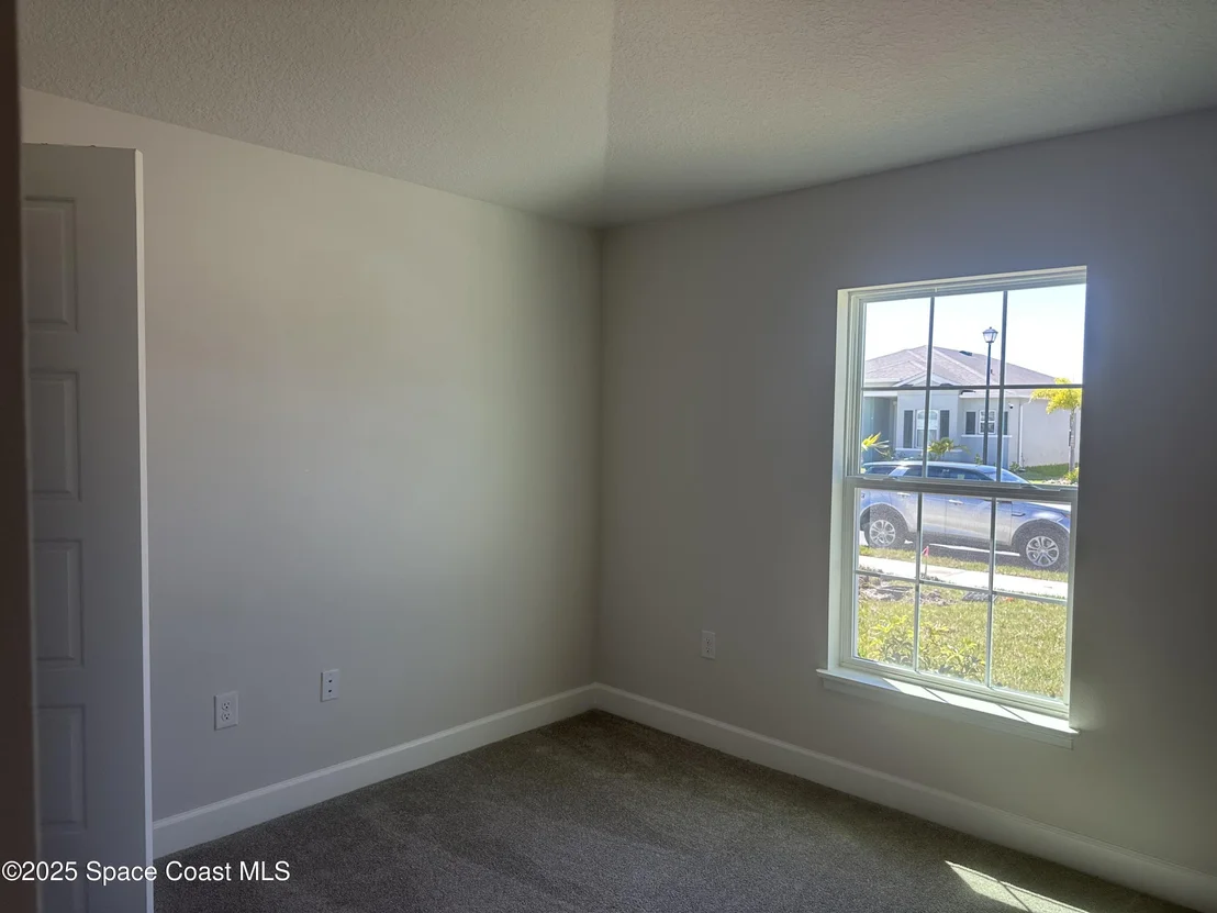 Photo of 955 Kylar Drive NW