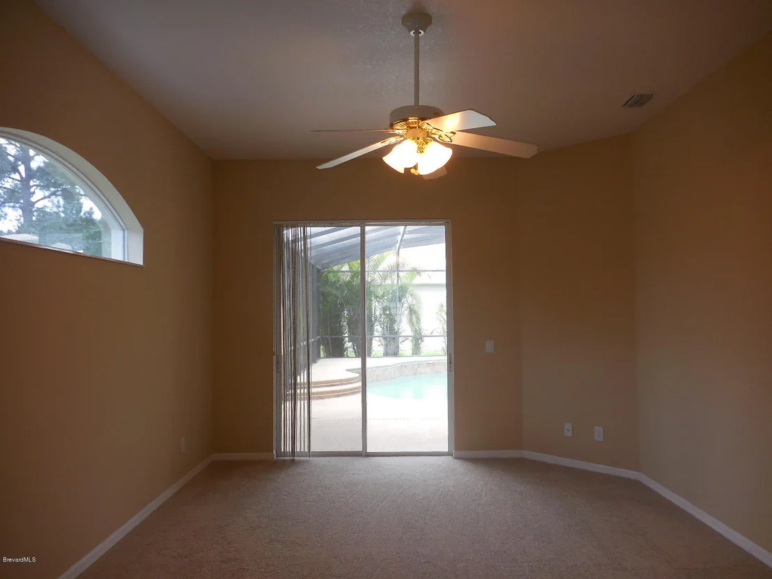 Photo of 194 SE Ridgemont Circle