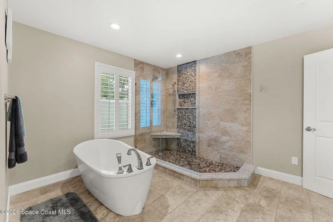 Photo of 5687 Holden Road