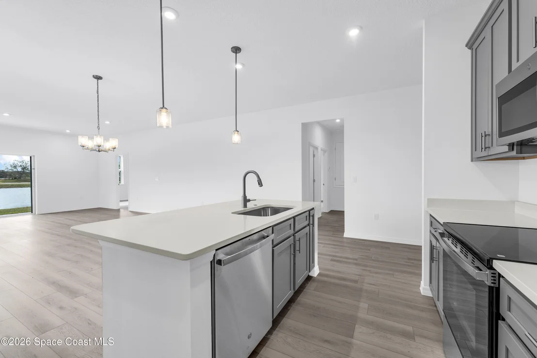 Photo of 1012 Banff Drive NE