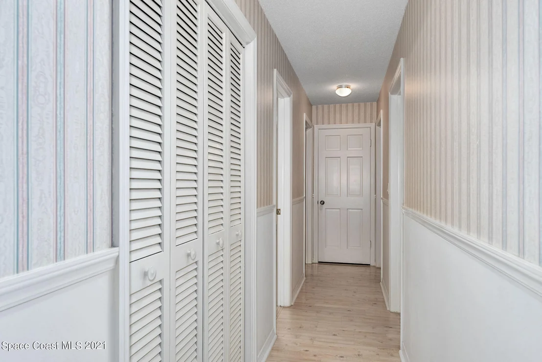 Photo of 330 Seabreeze Drive