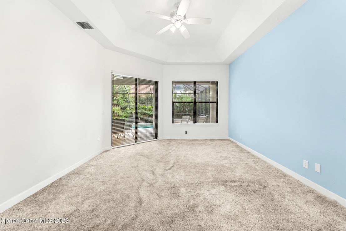 Photo of 423 Flanders Drive