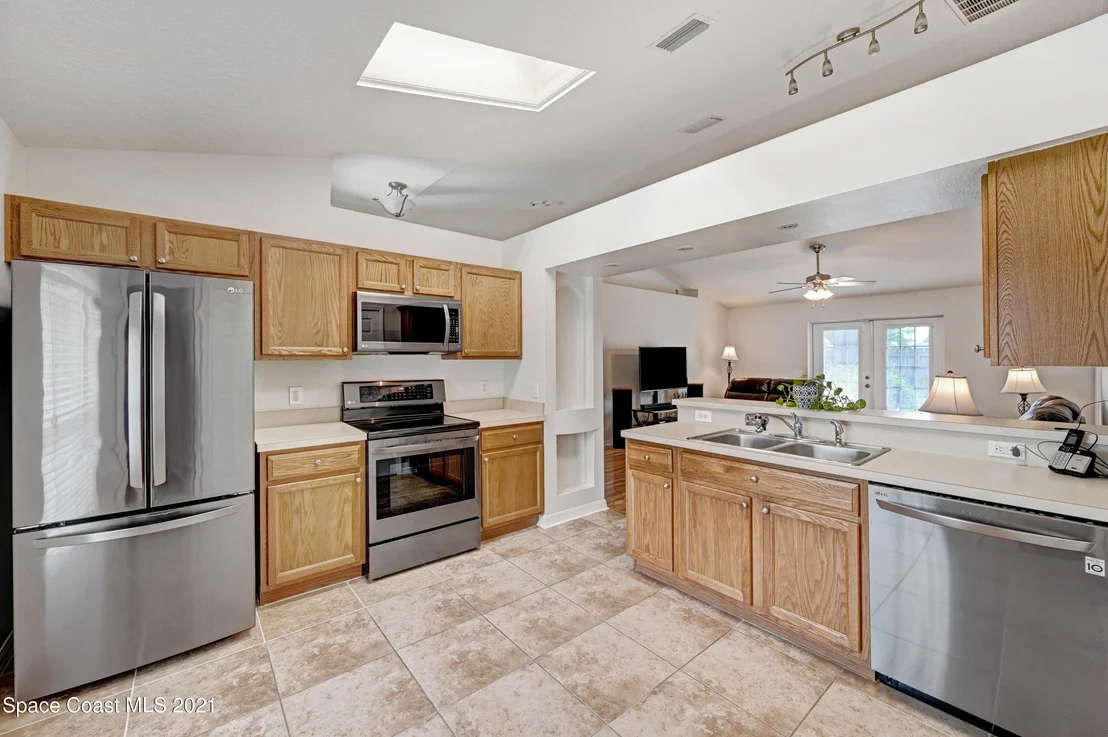 Photo of 971 Pineland Drive