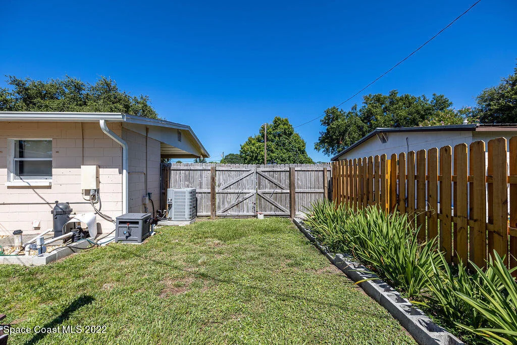 Photo of 1369 Estridge Drive