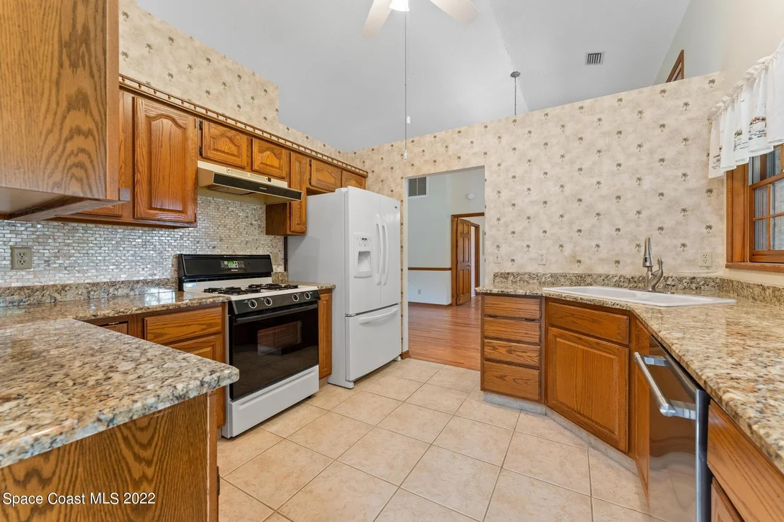 Photo of 588 Peregrine Drive