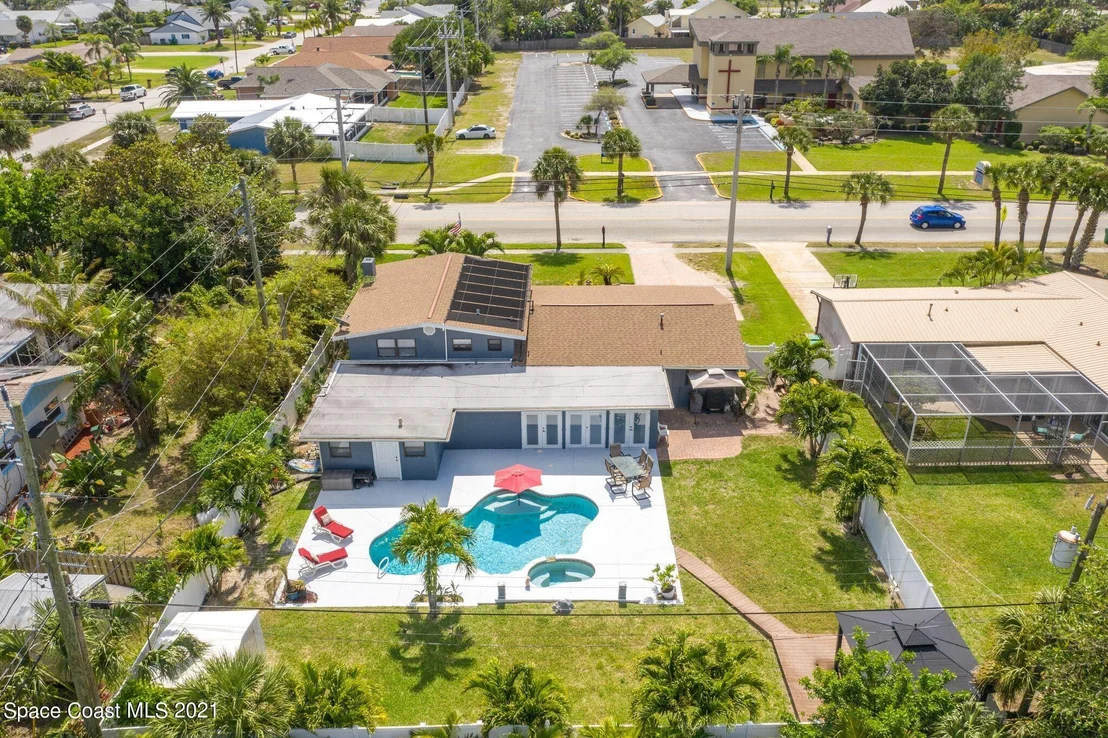 Photo of 1046 Pinetree Drive