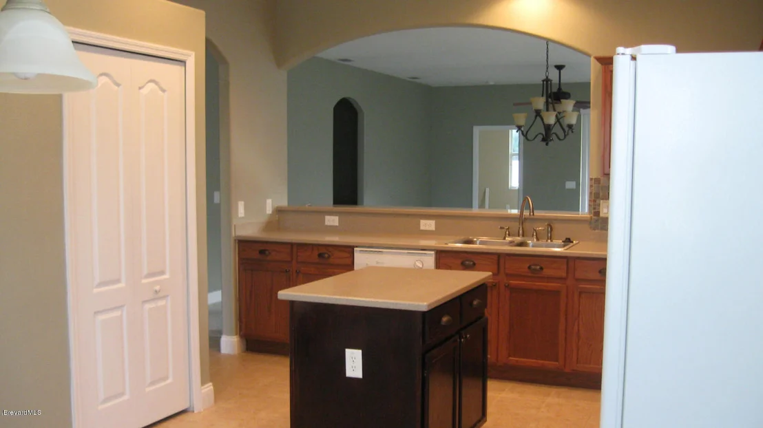 Photo of 2260 Bridgeport Circle