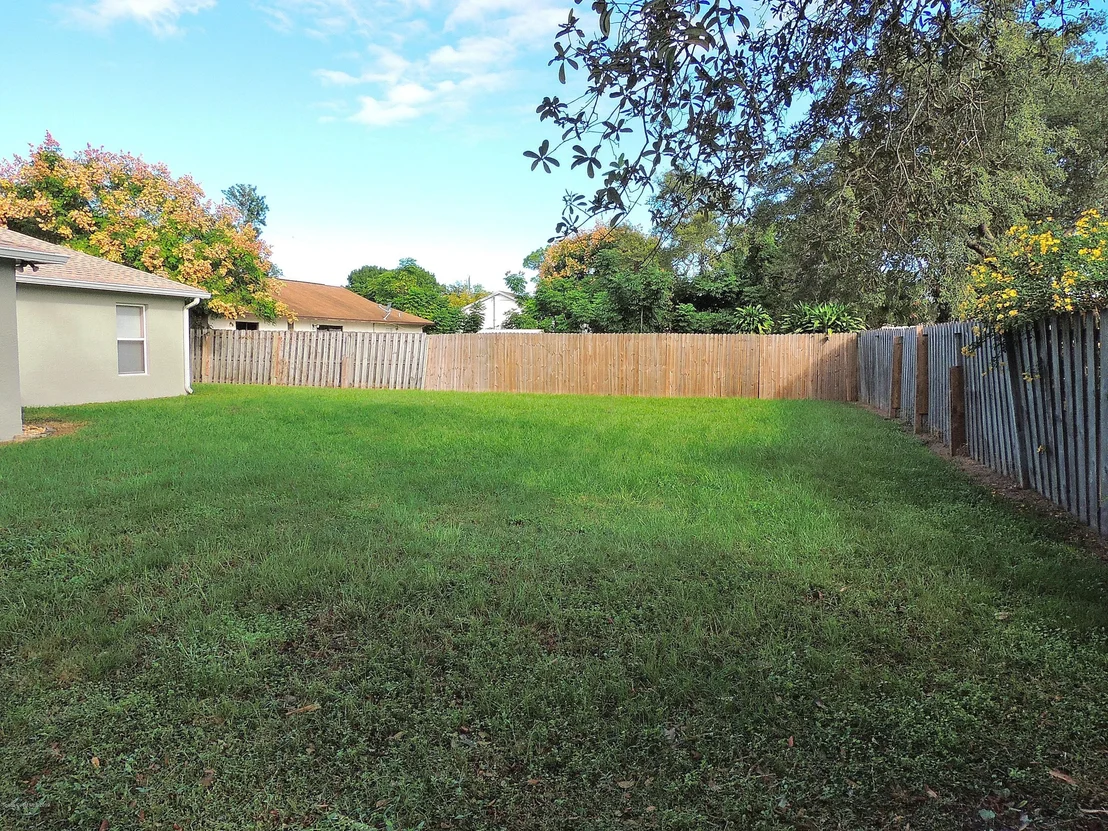Photo of 5963 Gilson Avenue