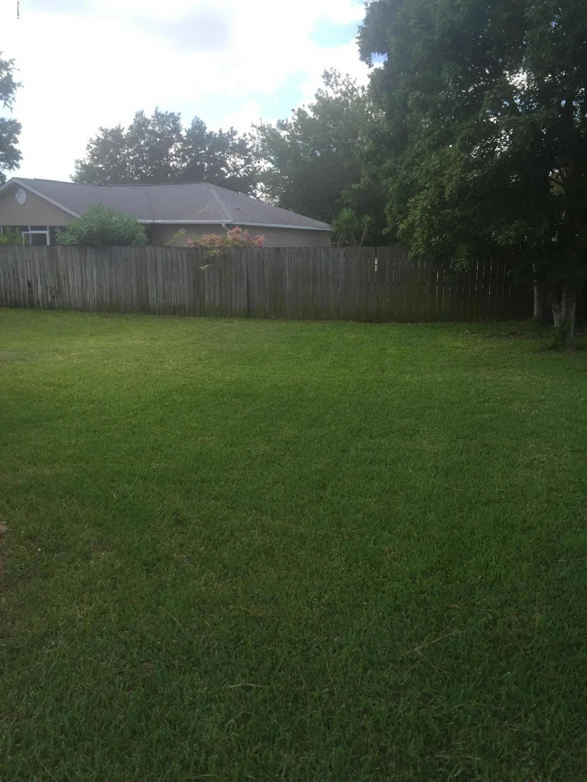 Photo of 823 Topaz Drive