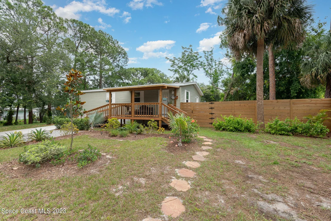 Photo of 625 Maple Place