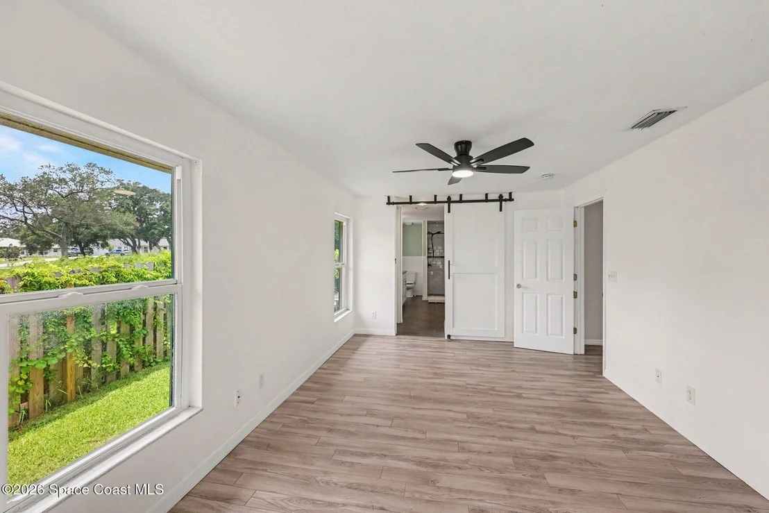 Photo of 1019 Mandarin Drive NE