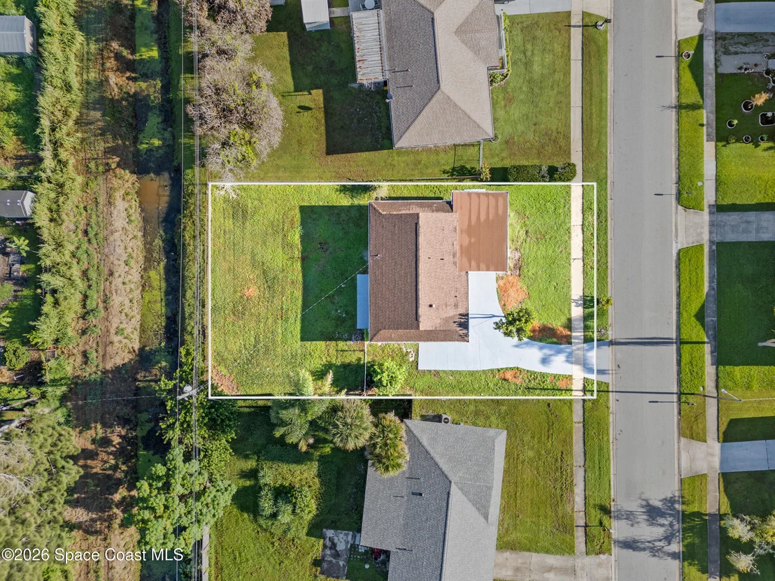 Photo of 736 Badger Drive NE