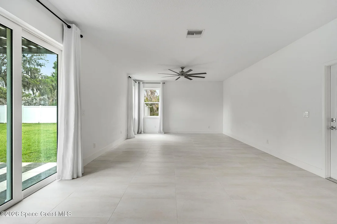 Photo of 2093 Greenway Drive