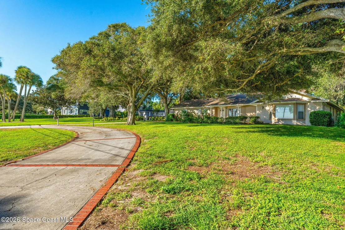 Photo of 925 N Indian River Drive