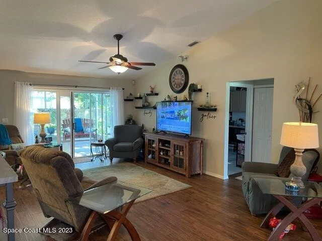 Photo of 792 Seven Gables Circle SE