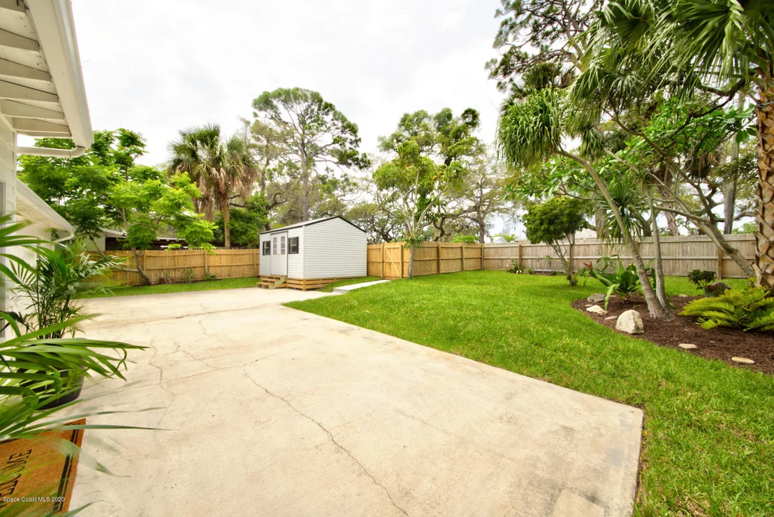 Photo of 1882 Pineapple Avenue