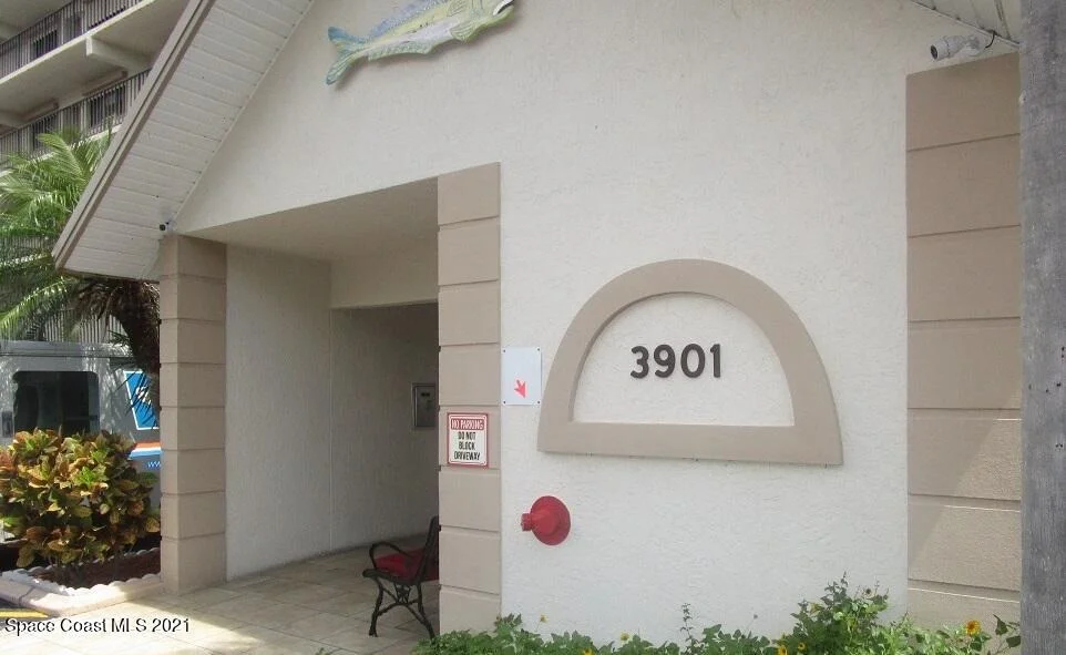 Photo of Unit 301 at 3901 Dixie Highway NE