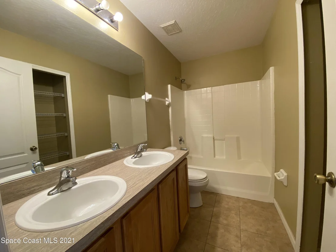 Photo of 300 Cavern Ave Avenue SE