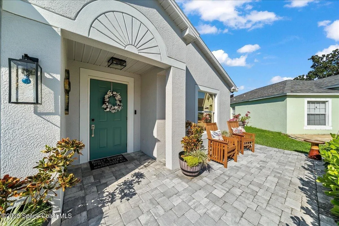 Photo of 2577 Deercroft Drive
