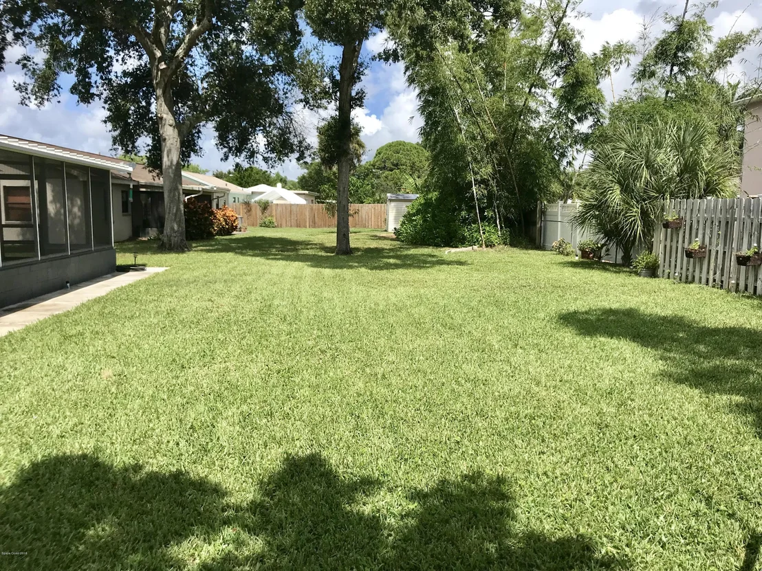Photo of 727 Banyan Drive
