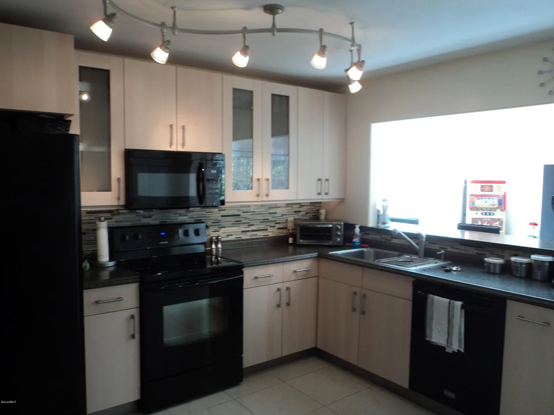 Photo of 712 NE Brevity Lane