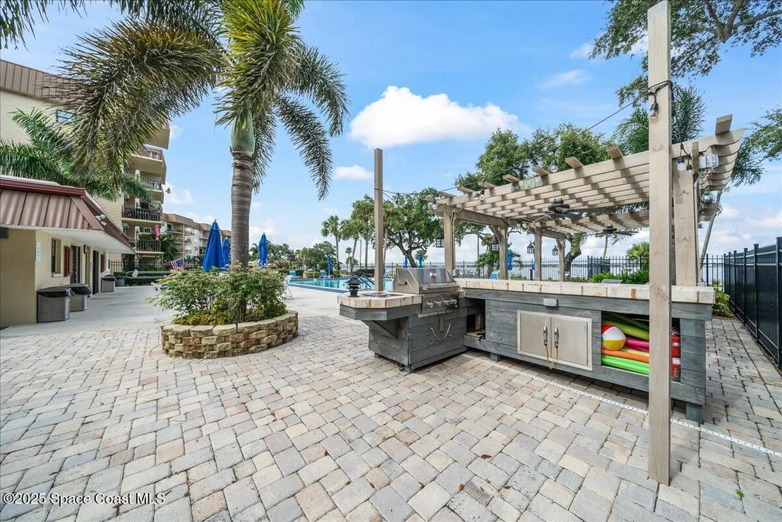 Photo of Unit 303 at 1049 Rockledge Drive