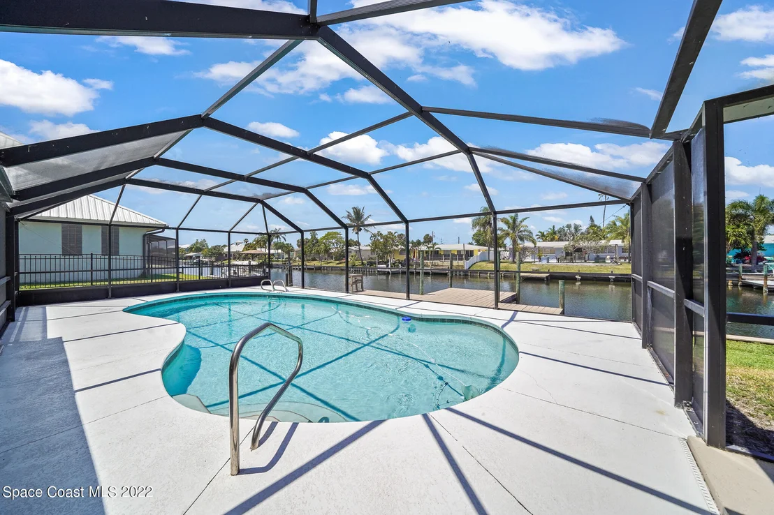 Photo of 453 Cardinal Drive