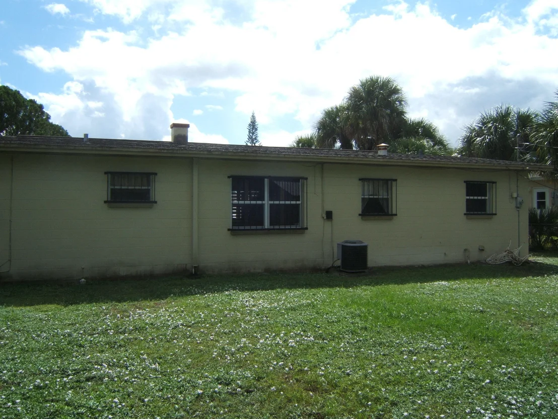 Photo of 2542 Palmetto Drive