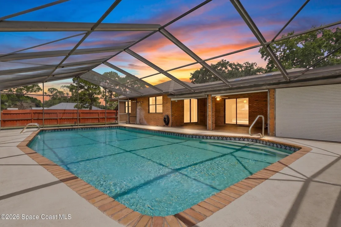 Photo of 460 Neptune Drive NE