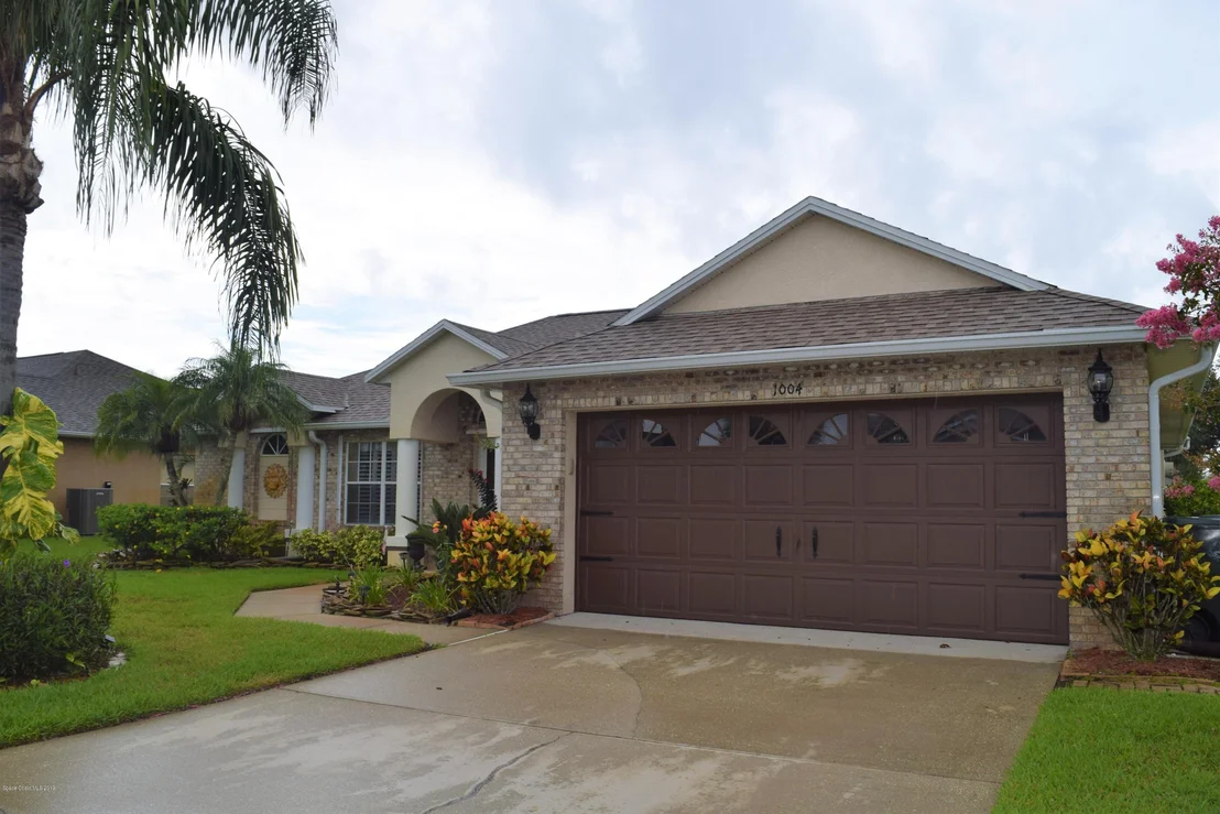 Photo of 1004 Sabal Grove Drive