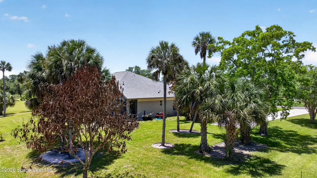 Photo of 900 Bluegrass Lane