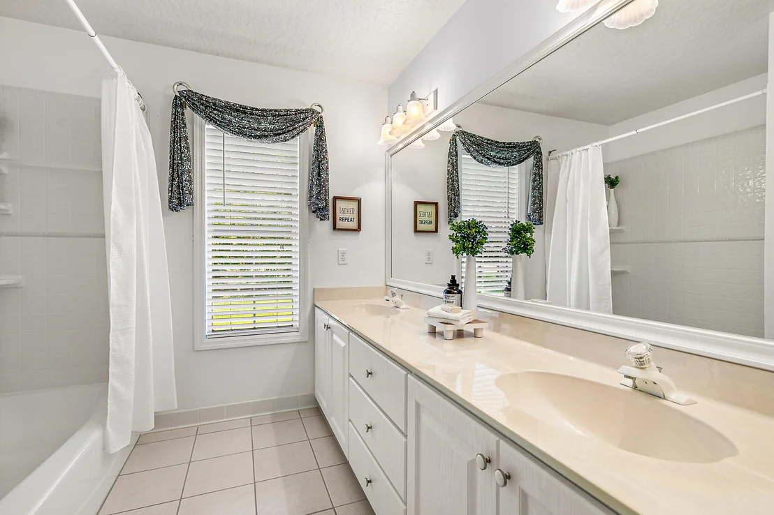 Photo of 3240 Weber Road