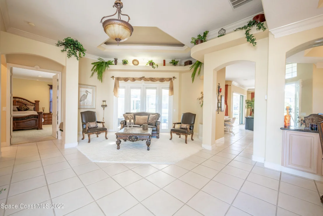 Photo of 981 Stratford Place