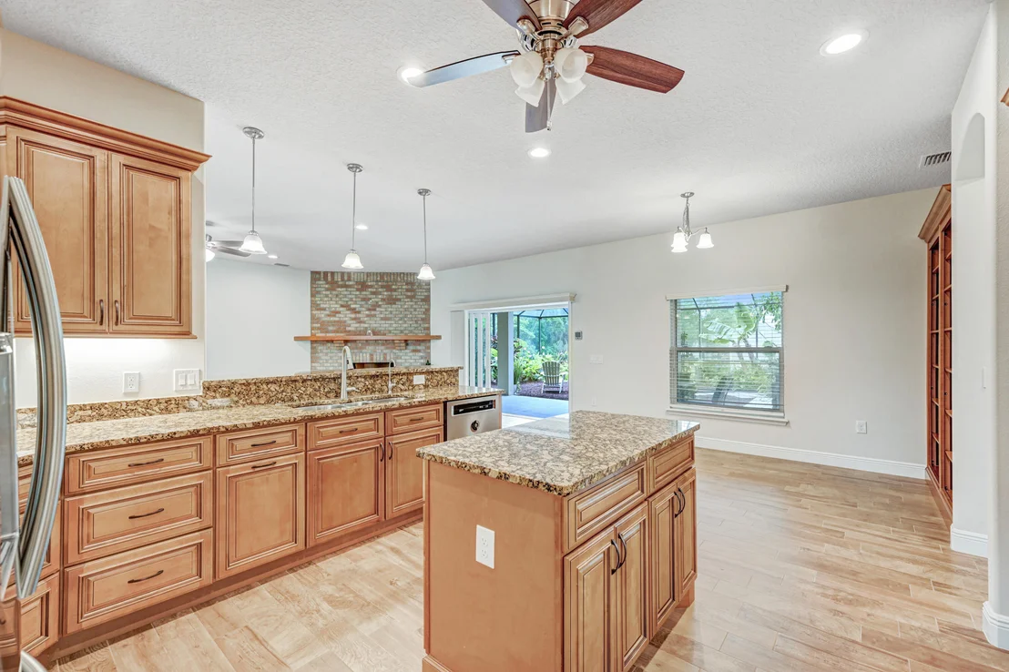 Photo of 2690 Weber Road