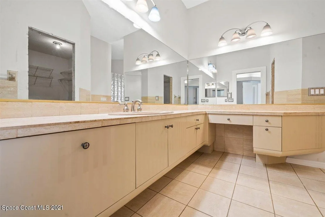 Photo of 680 Falcon Drive