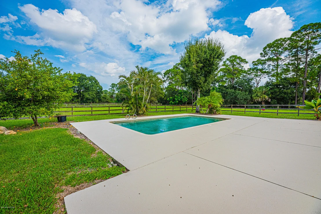 Photo of 4300 Pinewood Road