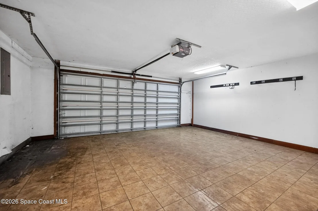 Photo of 3380 Lionel Road