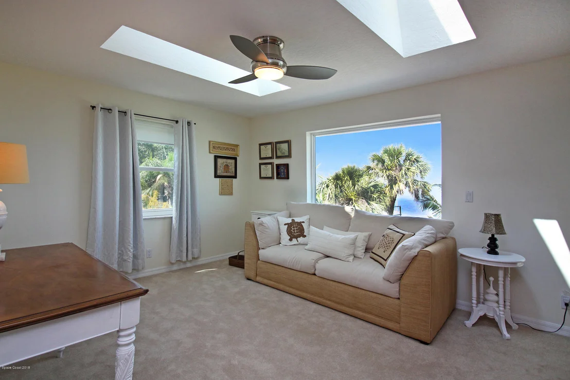 Photo of 5870 Riverside Drive