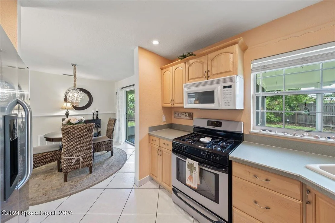 Photo of 711 2nd Avenue