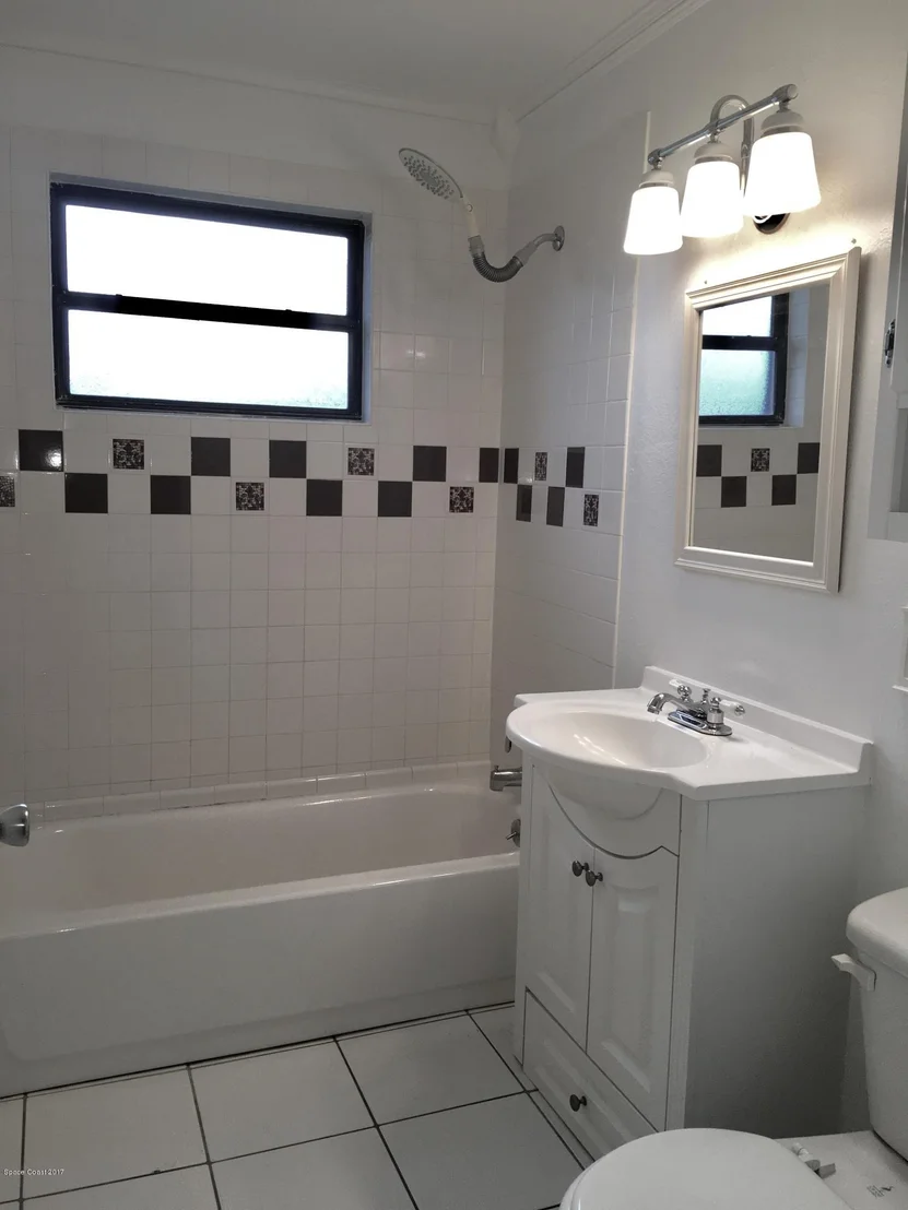 Photo of 2591 Locksley Road