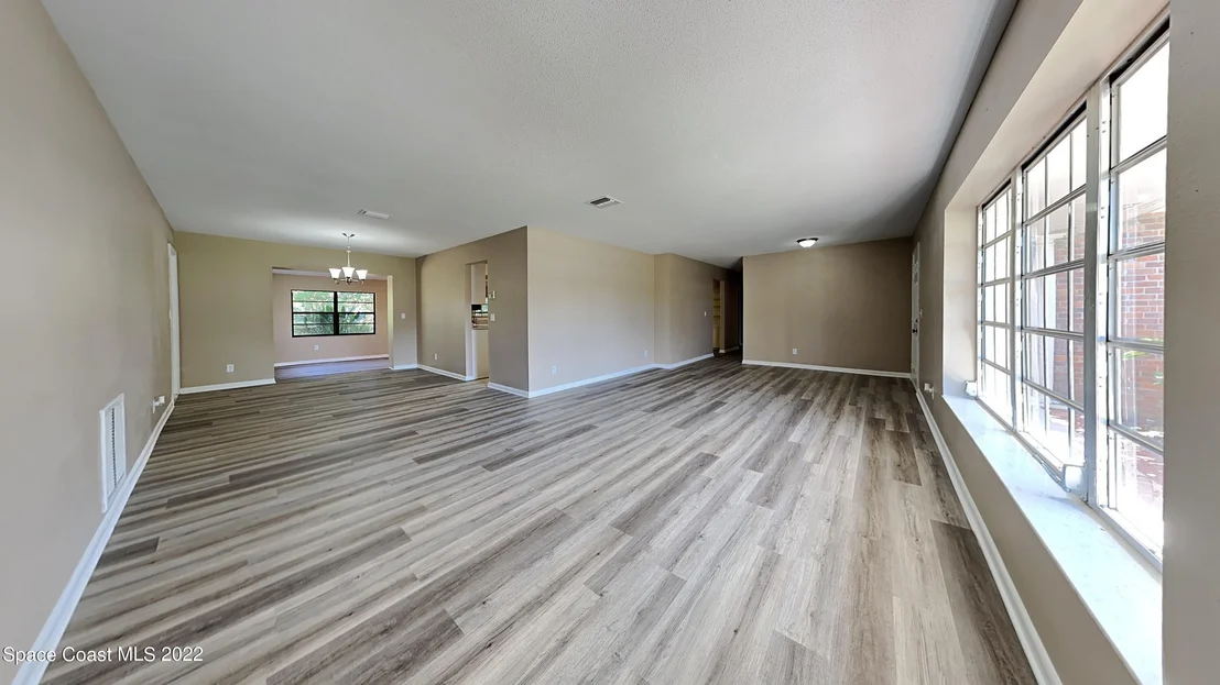 Photo of 1403 Gleneagles Circle