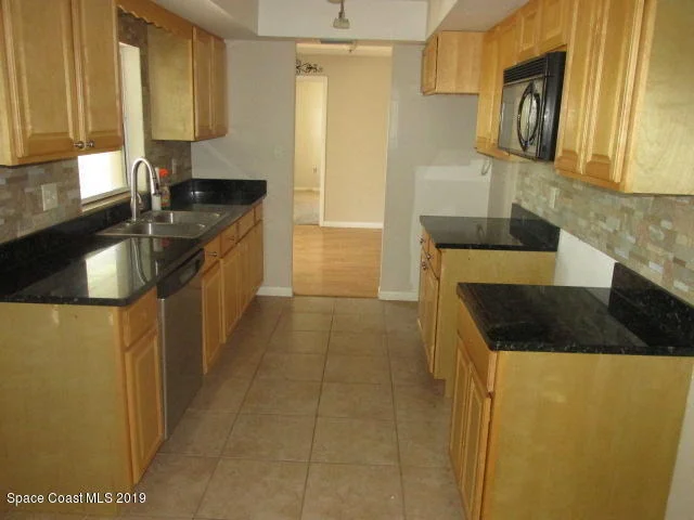 Photo of 437 Thrush Drive