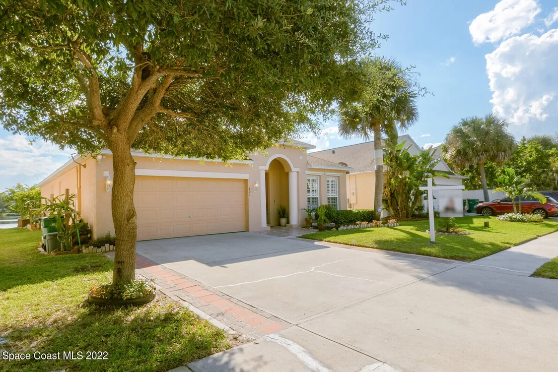Photo of 801 Benton Drive