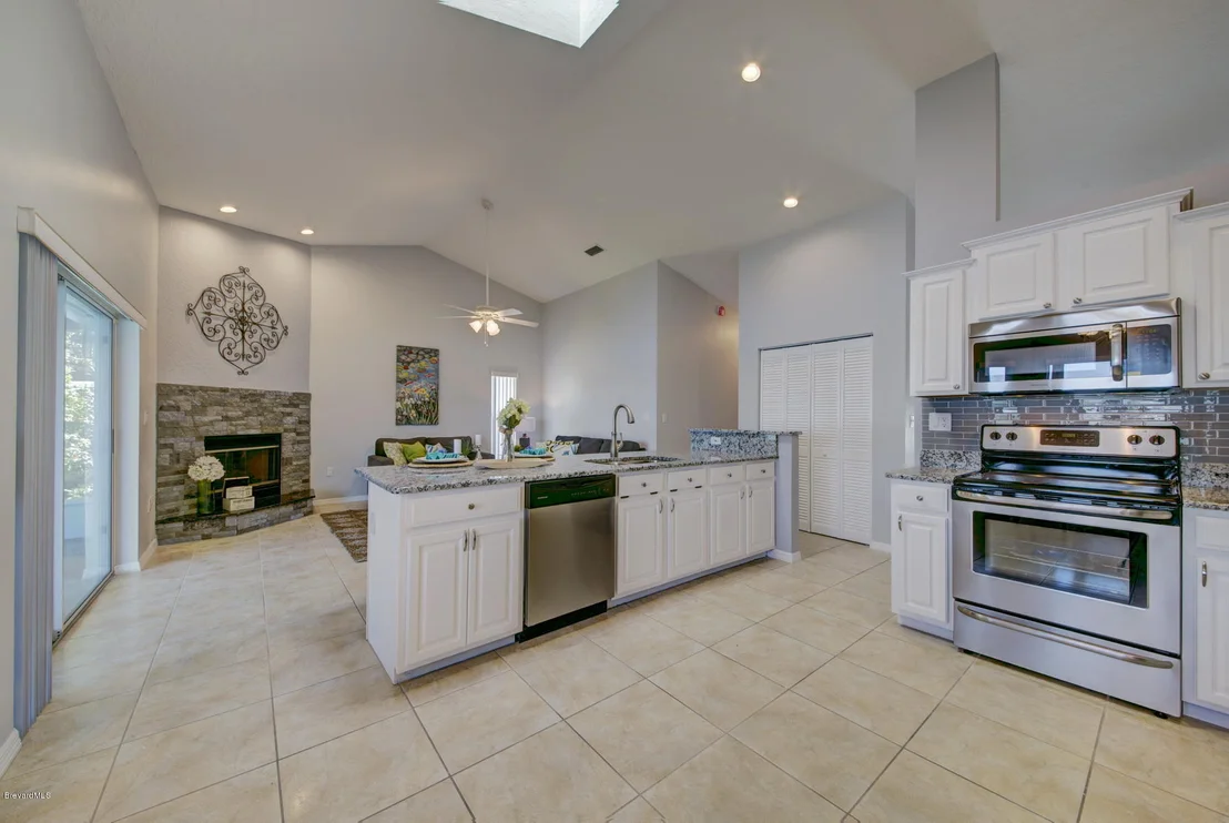 Photo of 2084 Lionel Drive