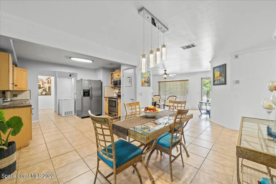 Photo of 1197 Mariposa Drive NE